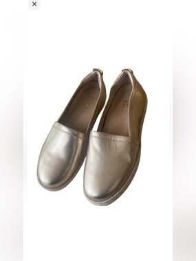 ABEO Isle Gold Metallic Leather Slip-on Shoes